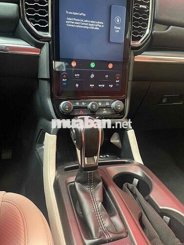 Ford Everest Titanium 4x2 2024 26.000 Km Đen