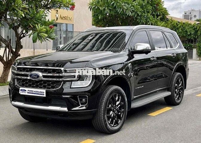 Ford Everest Titanium 2024 đi lướt,chính hãng bán