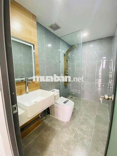 PHÒNG BAN CÔNG FULL NỘI THẤT NGAY GIGAMALL, ĐH LUẬT, VLU