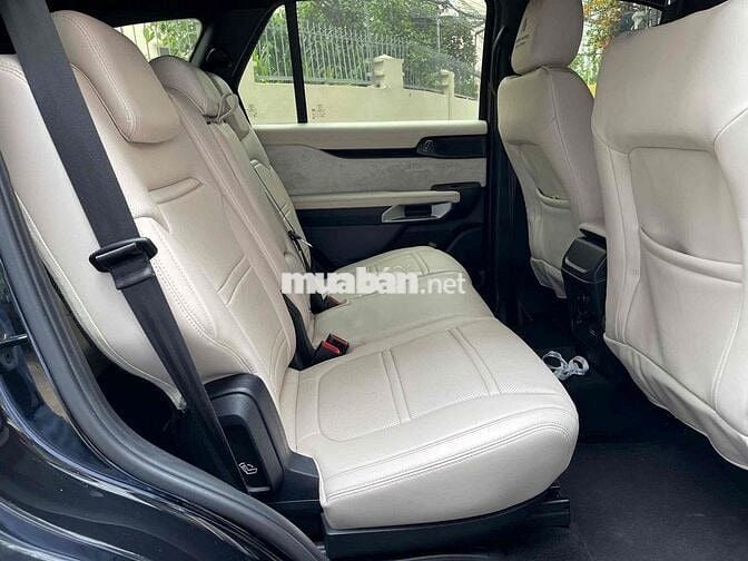 Ford Everest Titanium 2024 đi lướt,chính hãng bán