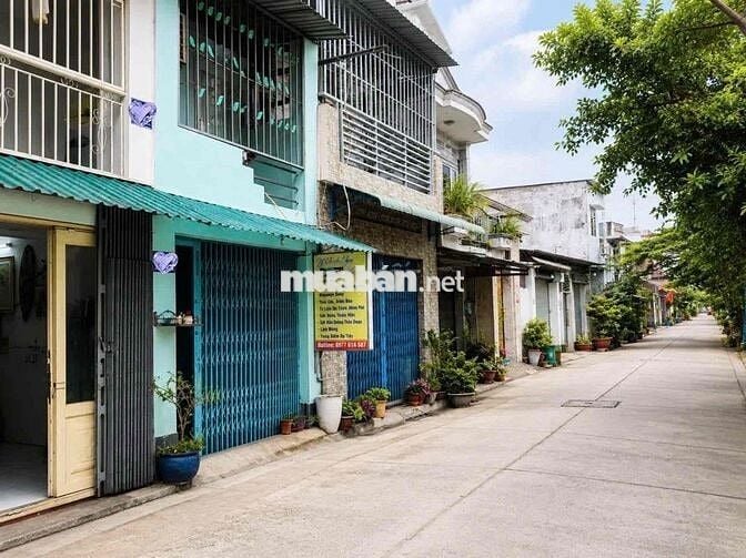 Bán gấp Nhà riêng 2 Tầng 40m2sd hẻm 6m xe tải tránh sát QL1A chỉ 1ty9.