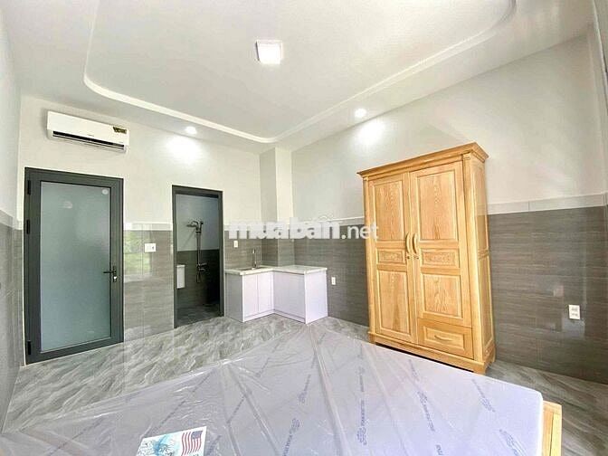CHDV BAN CÔNG FULL NỘI THẤT MỚI KENG GẦN ĐH NGUYỄN TẤT THÀNH