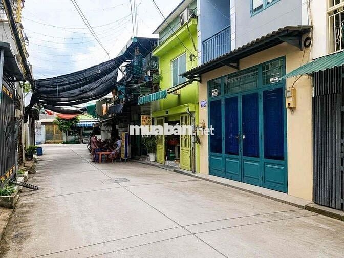 Bán gấp Nhà riêng 2 Tầng 40m2sd hẻm 6m xe tải tránh sát QL1A chỉ 1ty9.