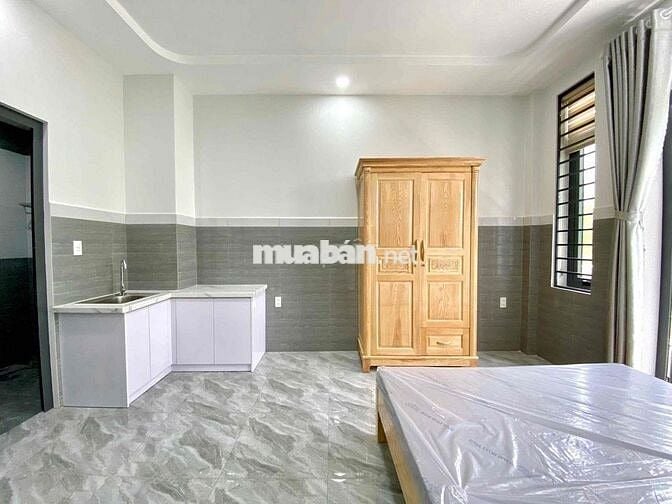 CHDV BAN CÔNG FULL NỘI THẤT MỚI KENG GẦN ĐH NGUYỄN TẤT THÀNH