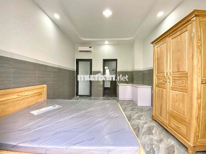 CHDV BAN CÔNG FULL NỘI THẤT MỚI KENG GẦN ĐH NGUYỄN TẤT THÀNH