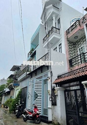 nhà 2 lầu 4 phòng ngủ.gần chợ Liên Khu 5-6