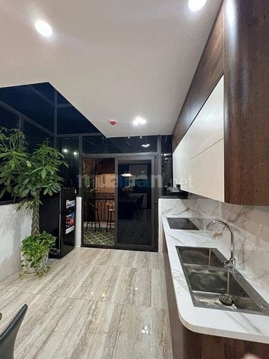 Bán Nhà Thang Máy Tây Sơn, Đống Đa 35/41m, 6 tầng, mt 4m, giá 12.6 tỷ.