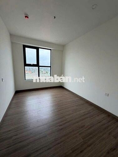 Chính Chủ bán gấp căn 2PN 2WC DT 73m2 hướng Đông Nam view hồ bơi 