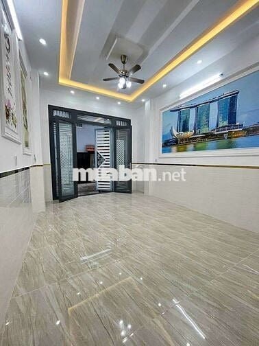 nhà 2 lầu 4 phòng ngủ.gần chợ Liên Khu 5-6