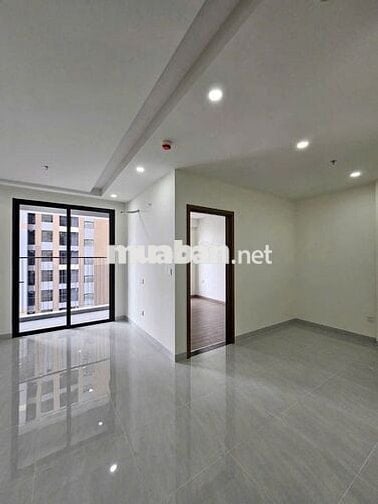 Chính Chủ bán gấp căn 2PN 2WC DT 73m2 hướng Đông Nam view hồ bơi 