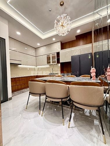 Nhà 4 Tầng Thang Máy 500kg,Hẻm 10m 541/77 Huỳnh Văn Bánh Phường 13