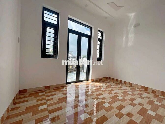 nhà 2 lầu 4 phòng ngủ.gần chợ Liên Khu 5-6