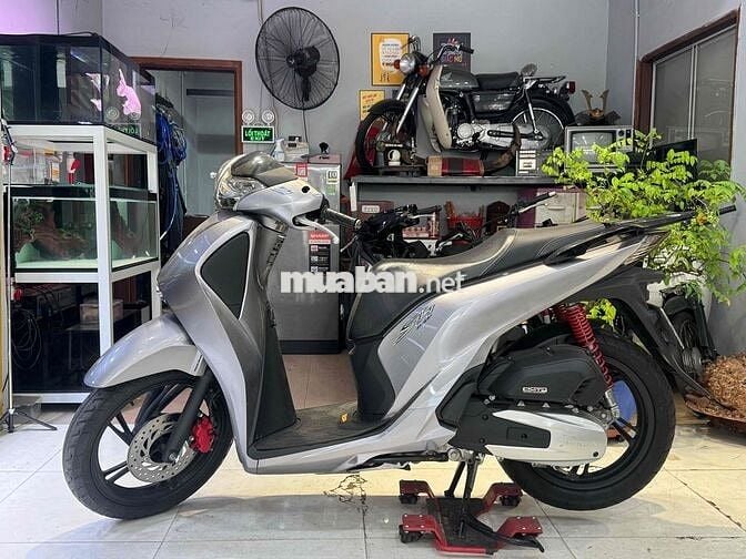 Honda SHVN 150 2018 Bạc