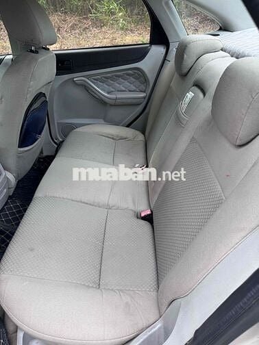 Ford Focus 2024 Vàng cát 5 chỗ