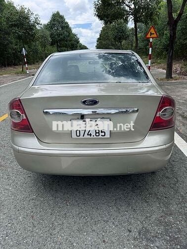 Ford Focus 2024 Vàng cát 5 chỗ