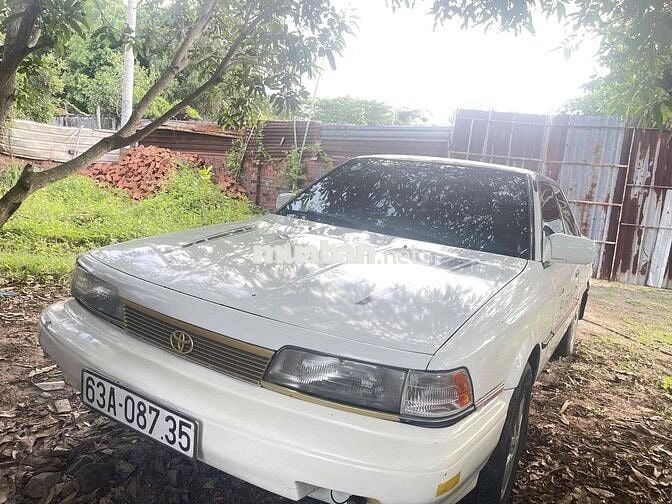 Toyota Camry 1987 Trắng