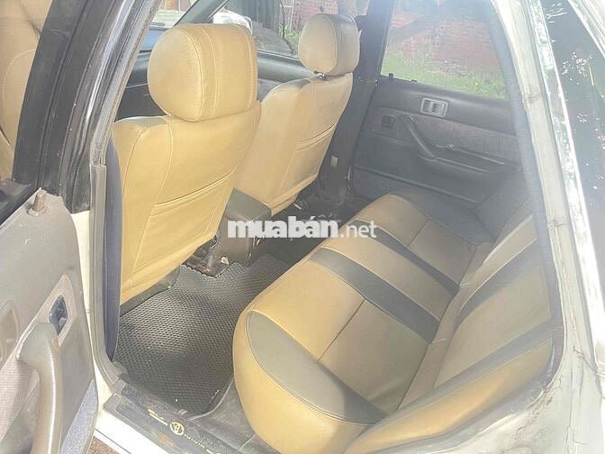 Toyota Camry 1987 Trắng