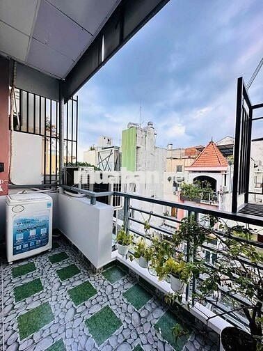 2 Phòng ngủ ban công  THANG MÁY ngay Tại Phú Nhuận full nội thất