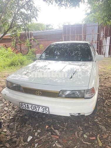 Toyota Camry 1987 Trắng