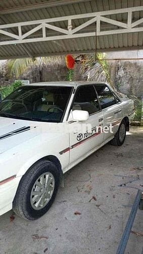 Toyota Camry 1987 Trắng