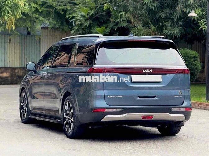 Kia Carnival 2.2D Signature 2022 Xanh ngọc