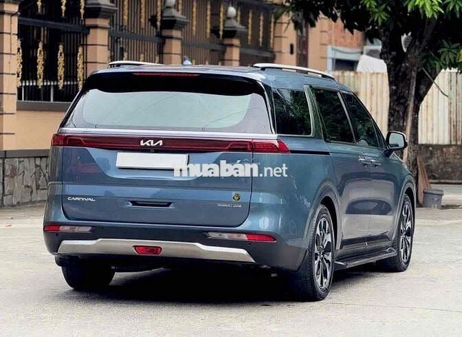 Kia Carnival 2.2D Signature 2022 Xanh ngọc