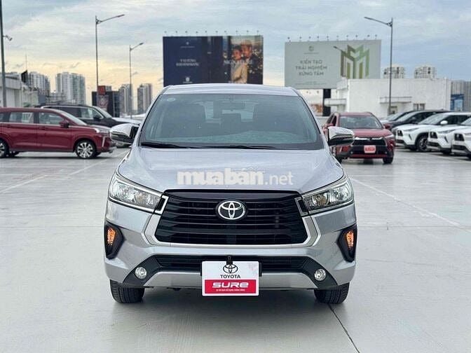 Toyota Innova 2.0E MT 2021 Bạc Số sàn