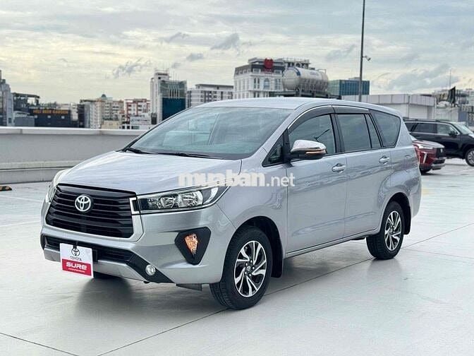 Toyota Innova 2.0E MT 2021 Bạc Số sàn
