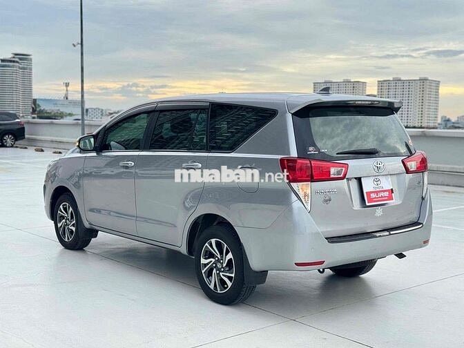 Toyota Innova 2.0E MT 2021 Bạc Số sàn