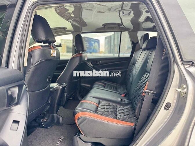 Toyota Innova 2.0E MT 2021 Bạc Số sàn