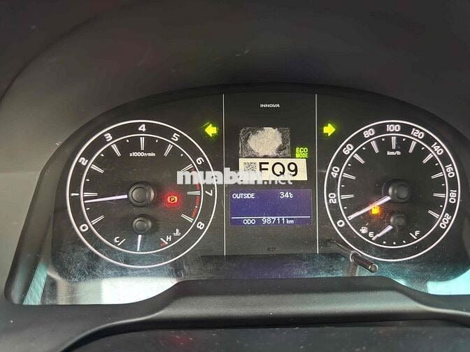 Toyota Innova 2.0E MT 2021 Bạc Số sàn