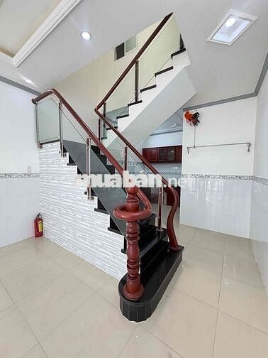Nhà lầu mới 2 phòng hẻm 388 Nguyễn Văn Cừ