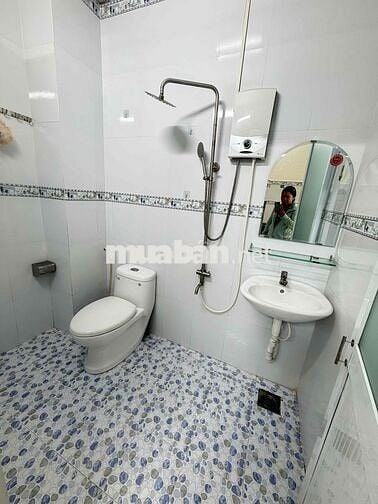 Nhà lầu mới 2 phòng hẻm 388 Nguyễn Văn Cừ