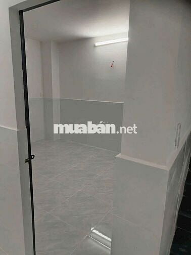 nhà 2 tầng 4,5❌20 3pn 2wc hẻm xe tải gần nhà thờ lạc quang giá còn tl