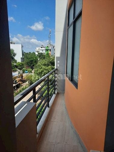 Cần bán nhà chợ đầu mối Bình Điền