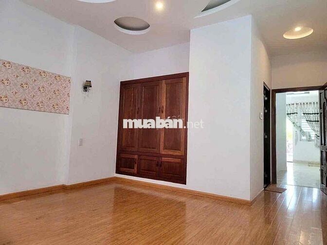 CHỦ GỬI CHO THUÊ NHÀ TRỆT 2 LẦU MẶT TIỀN ĐƯỜNG NGUYỄN HIỀN