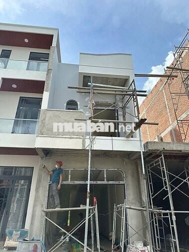 Bán nhà Thủ Dầu Một 120m2, đường xe hơi, ngay bệnh viện Hoàn Mỹ