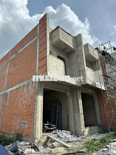 Bán nhà Thủ Dầu Một 120m2, đường xe hơi, ngay bệnh viện Hoàn Mỹ