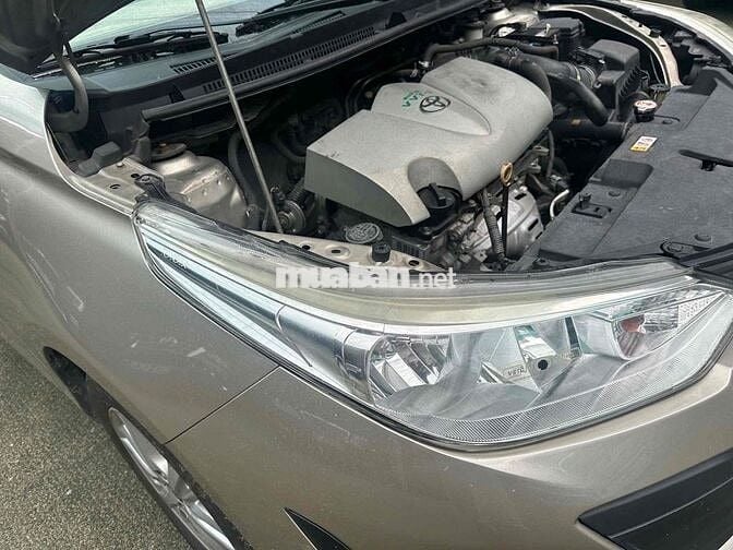 Toyota Vios Số tự động màu Vàng
