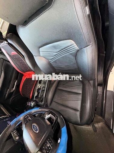 Ford Everest Titanium 1C 2023 Trắng 7 chỗ