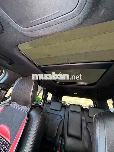 Ford Everest Titanium 1C 2023 Trắng 7 chỗ