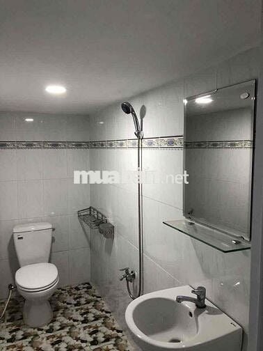 CHDV có gác, nội thất đầy đủ, có thang máy