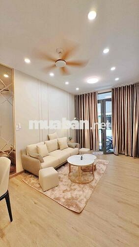 Bán nhà trung tâm q10 ( cách mặt tiền vài mét 2 cửa thoát hiểm )