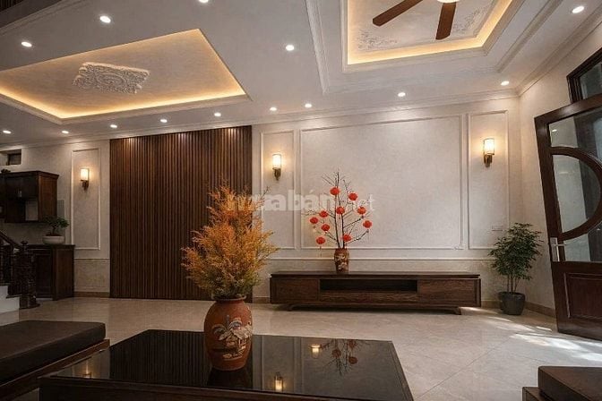 Bán nhà phố Ngọc Khánh 70m2, xây 5 tầng, nhà phân lô, đường ô tô tránh