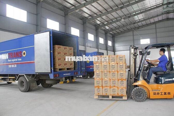 NHÂN VIÊN LÀM KHO ĐÊM TẠI CẨM LỆ