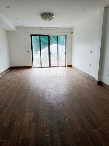 Cho thuê nhà Vĩnh Tuy, 55m2 x 7 tầng, thang máy, ngõ ô tô, 30tr/t