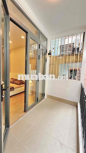 Bán nhà trung tâm q10 ( cách mặt tiền vài mét 2 cửa thoát hiểm )