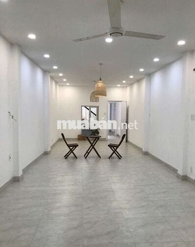 DT 4,2 x 25m 1Trệt 2lầu Sàn trống suốt