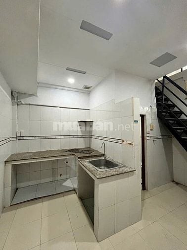 Bán nhà hẻm 793 Đường trần xuân soạn, Dt 4x13, 1 lầu, 2pn, 1wc