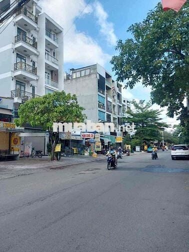 BÁN GẤP CHDV 8PHÒNG- DÒNG TIỀN GẦN 50TRIỆU  5 TẦNG-4*17M - 8.9 TỶ